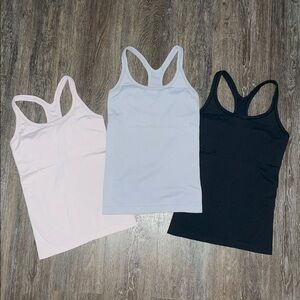 **SOLD** GUC Lululemon Ebb To Street Tank *Light Support B/C Cup Bundle. Size 6